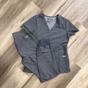 Figs Women's Charcoal Gray Scrub Set